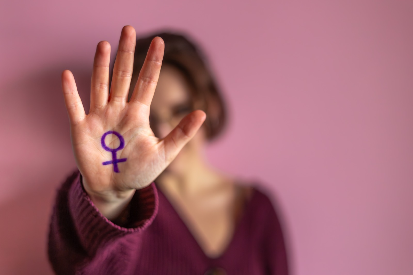 Diário Comunidade deste domingo (23) aborda violência contra a mulher e políticas de proteção às vítimas