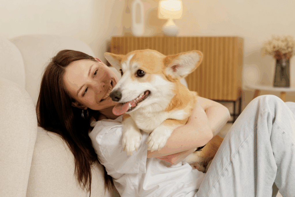 Dia Mundial do Cachorro: ciência comprova que cães protegem a imunidade de bebês e reduzem estresse em adultos