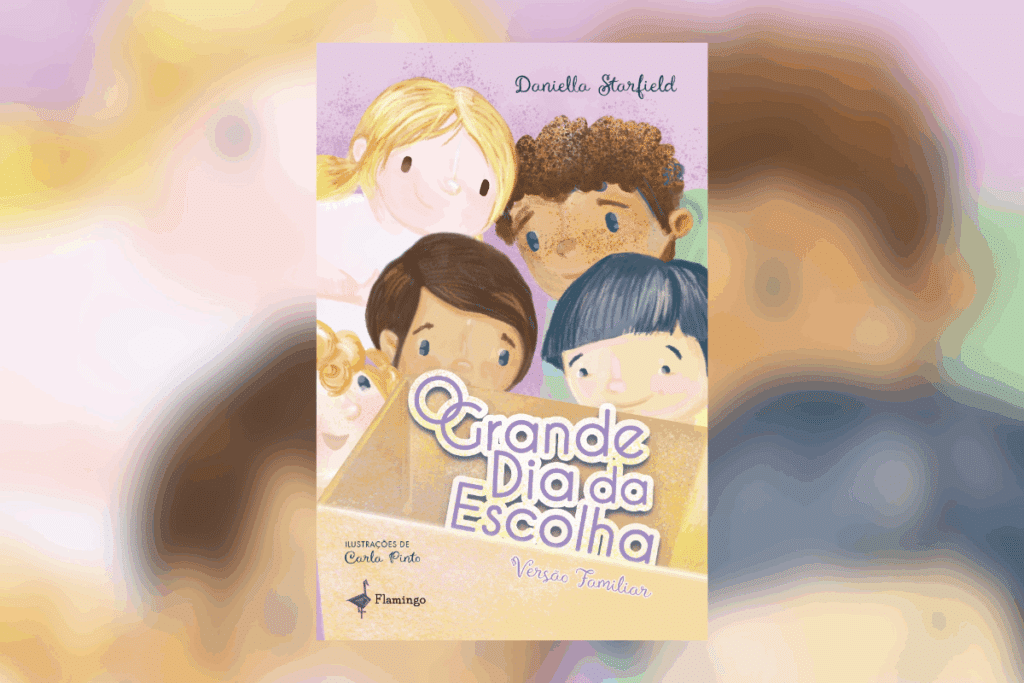 Capa ilustrada do livro “O grande dia da escolha”, com cinco crianças olhando para dentro de uma caixa. Capa ilustrada do livro “O grande dia da escolha”, com cinco crianças olhando para dentro de uma caixa.