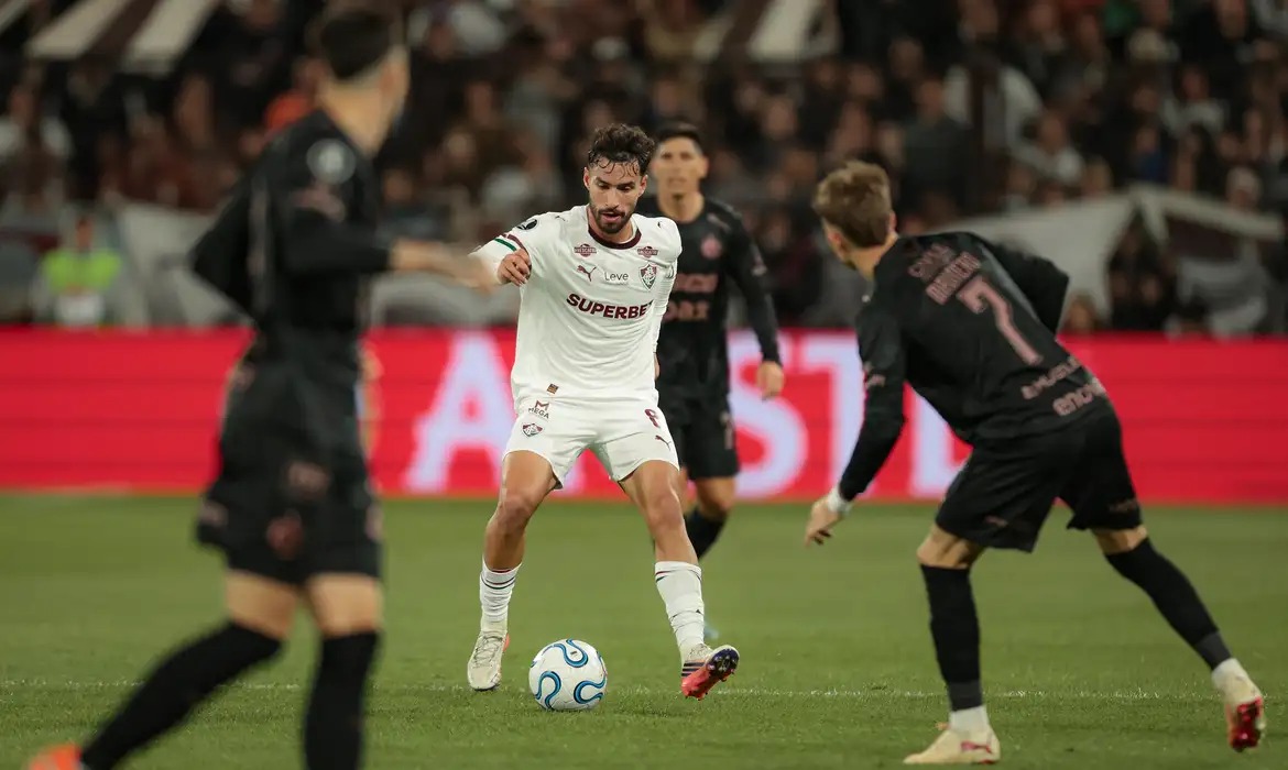 Ancelotti convoca volante Martinelli, do Fluminense, após lesão de João Pedro