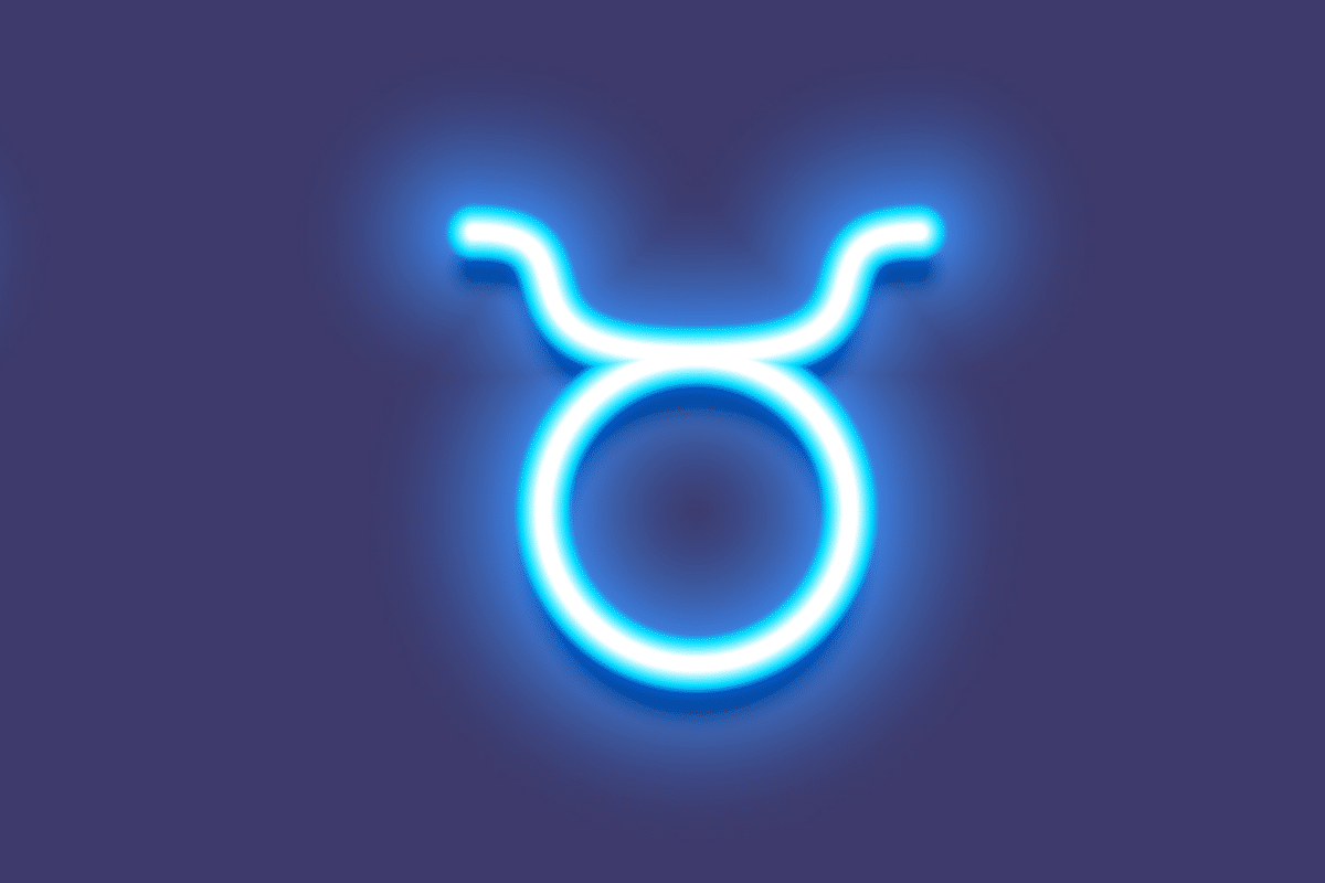 A imagem apresenta o símbolo do signo de touro em branco, com um intenso efeito luminoso azul neon. O ícone está centralizado sobre um fundo azul-arroxeado escuro, criando uma aparência moderna e brilhante.