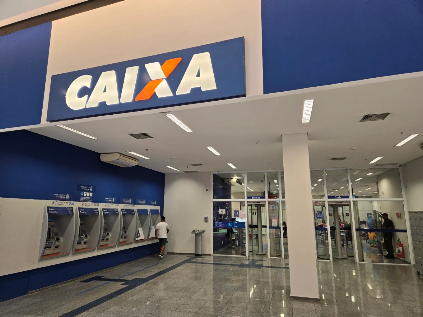 Justiça determina fim da greve nacional da Caixa e funcionamento das agências é restabelecido nesta quarta