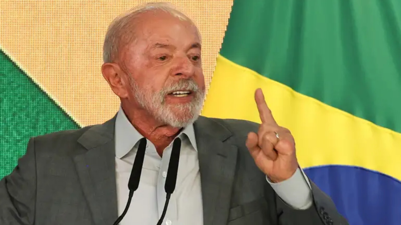 Lula aceita as condições de Flávio Bolsonaro e diz que vai ao TSE nesta quinta-feira (22)