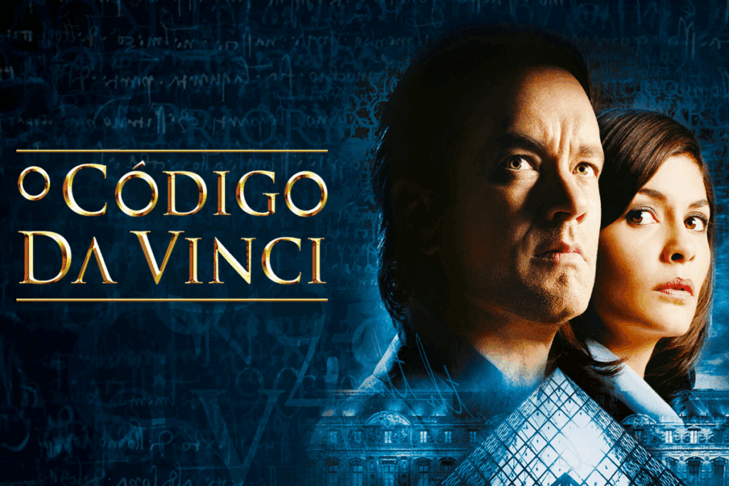 Cartaz do filme O Código Da Vinci, com o título escrito em grandes letras serifadas douradas, distribuídas em duas linhas à esquerda. O fundo é azul-escuro, coberto por símbolos, letras e inscrições em tons de azul. À direita, aparecem dois personagens em close-up: um homem de cabelos castanhos curtos, com expressão séria, em primeiro plano, e uma mulher de cabelos castanhos na altura dos ombros, posicionada logo atrás dele. Na parte inferior, destaca-se a estrutura triangular de vidro do Museu do Louvre, iluminada em tons azulados.