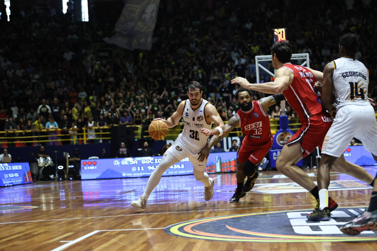 Franca vence Mogi Basquete no Hugão e decisão do Paulista segue para o quarto jogo
