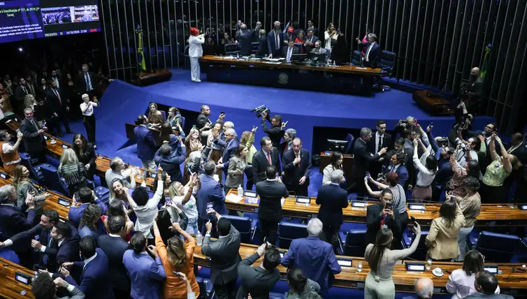 Fim da 6x1: saiba quais os prazos e quando começa a valer a nova jornada de trabalho